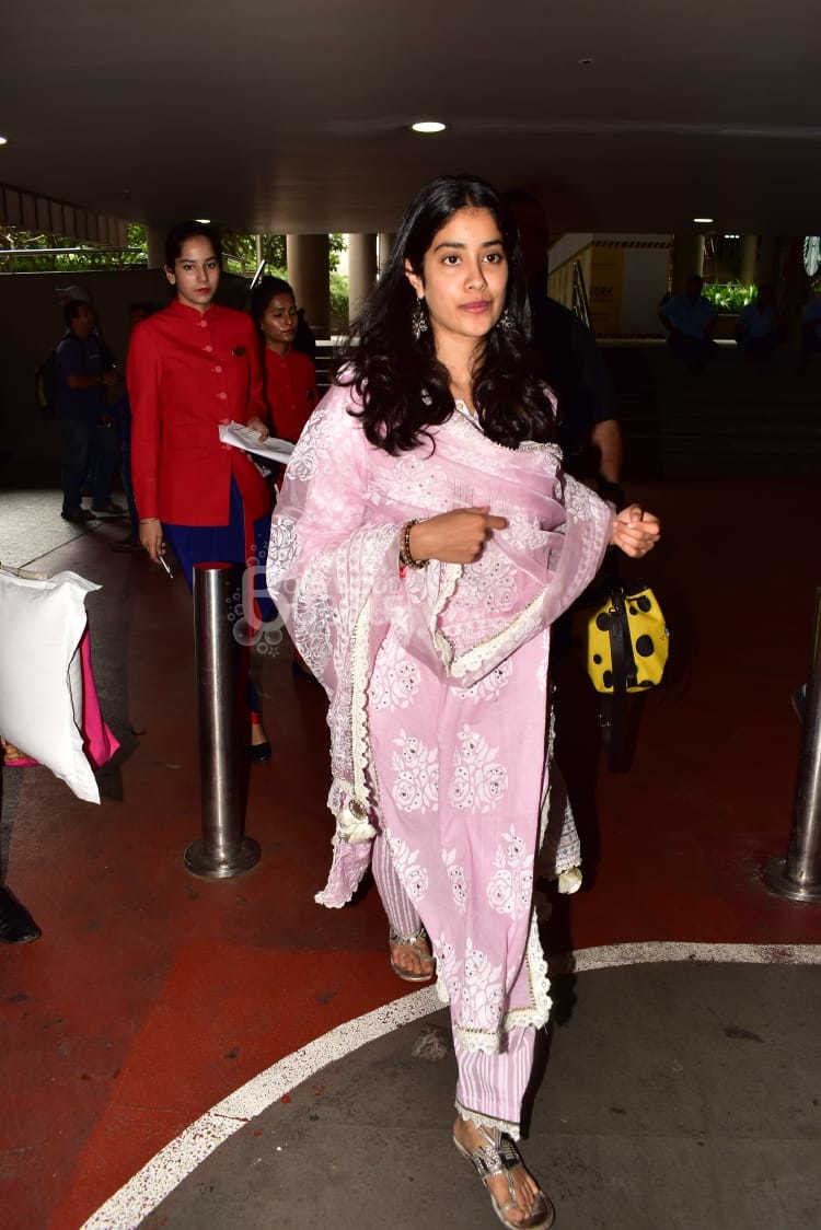 Janhvi Kapoor Sridevi Birthday Anniversay