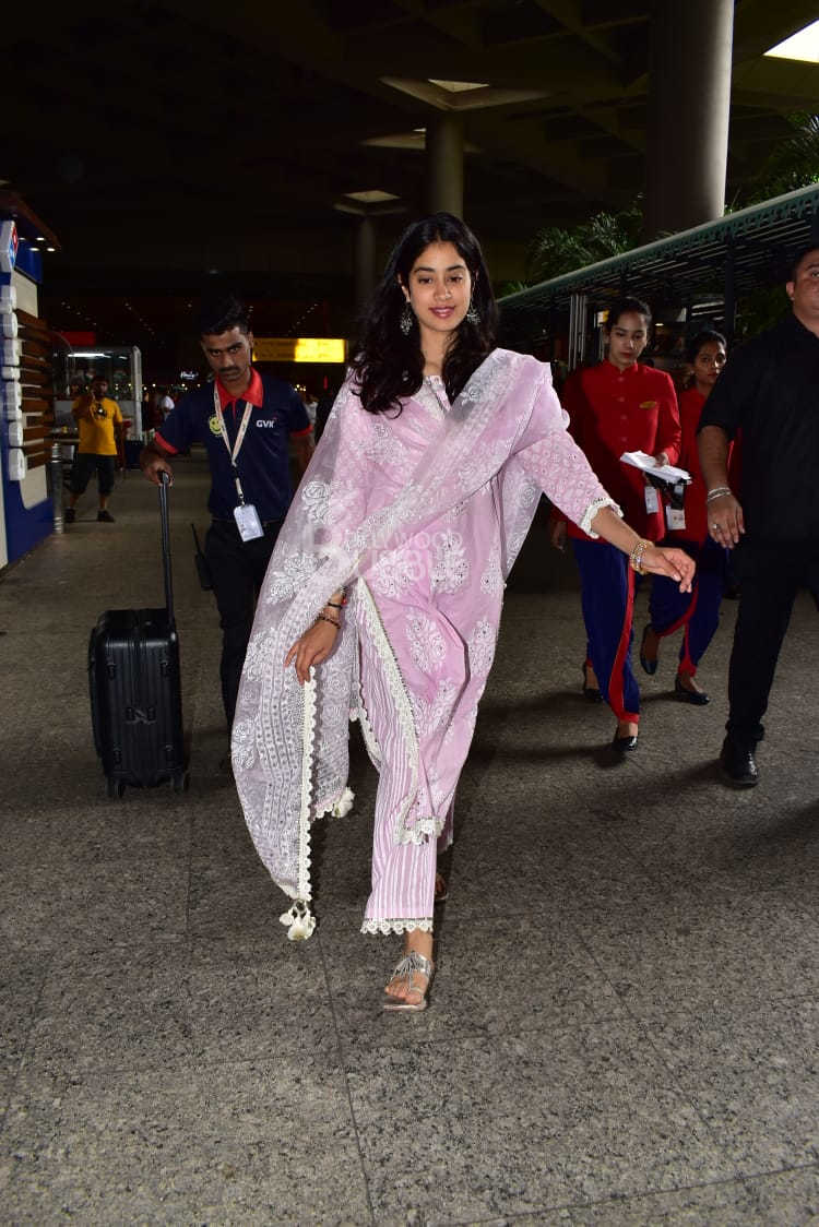 Janhvi Kapoor Sridevi Birthday Anniversay