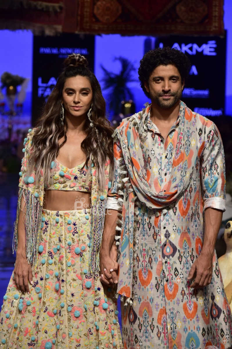 Farhan Akhtar Shibani Dandekar Lakme Fashion Week 2019
