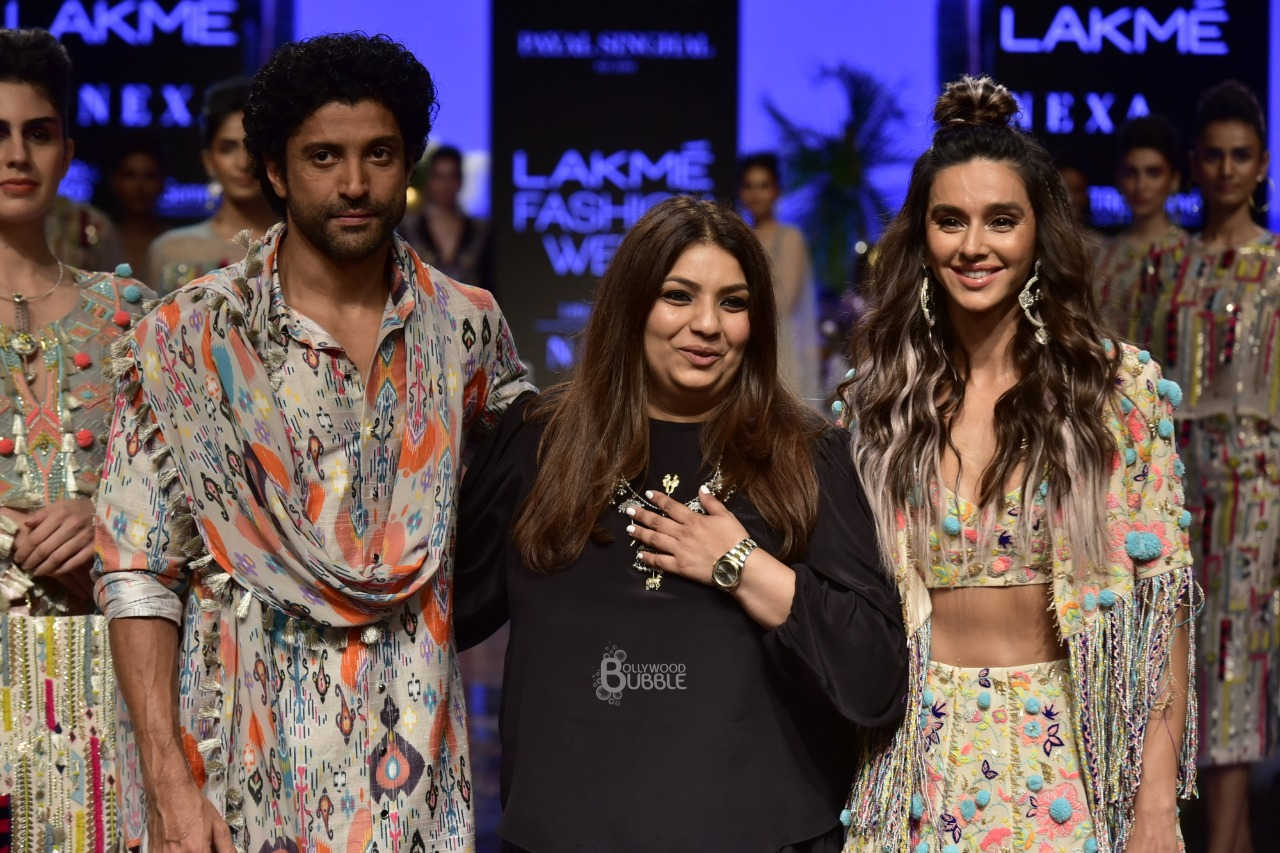 Farhan Akhtar Shibani Dandekar Lakme Fashion Week 2019