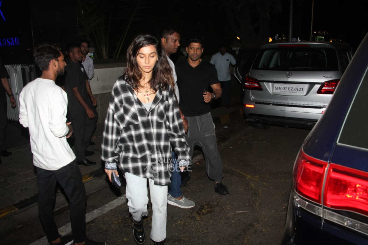 Farhan Akhtar-Shibani Dandekar Family Dinner