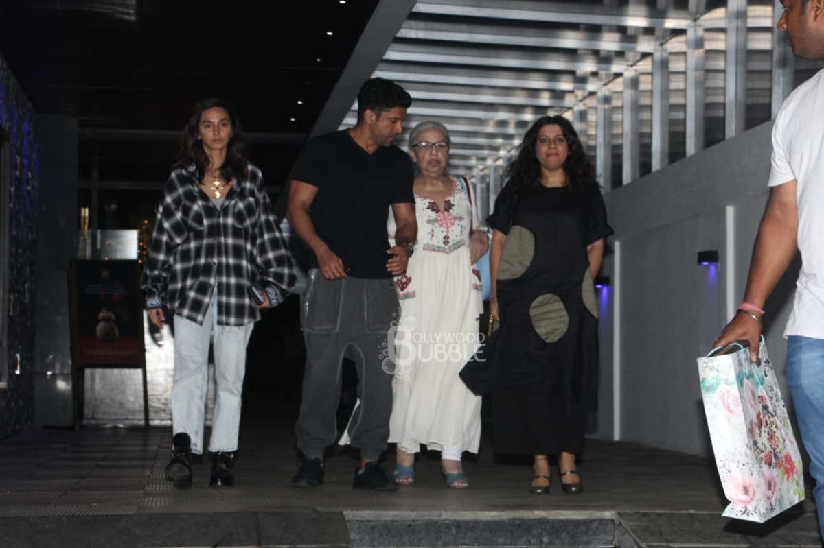 Farhan Akhtar-Shibani Dandekar Family Dinner