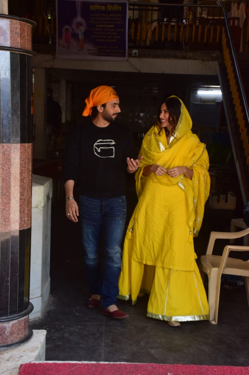 Sunny and Sonnalli deep in coversation