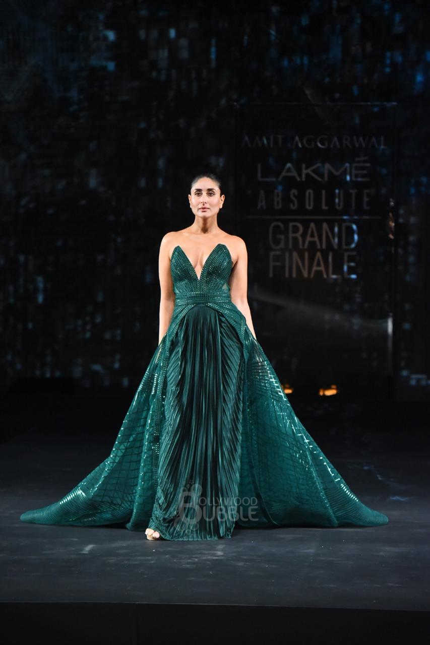Kareena Kapoor Lakme Fashion Week 2020