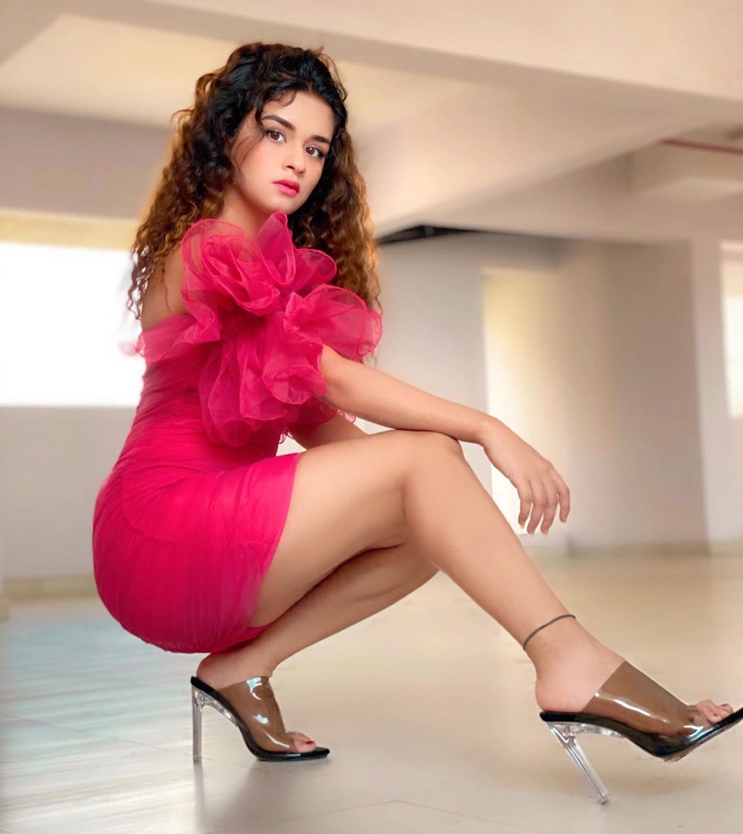 Avneet Kaur stunning hot pics