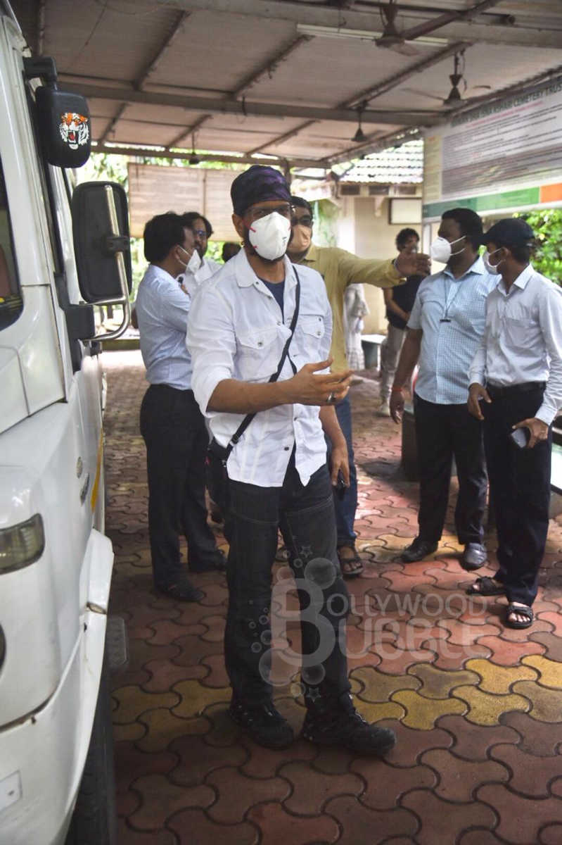 Jaaved makes the arragements