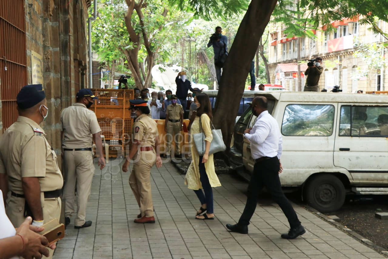 Shraddha Kapoor NCB office