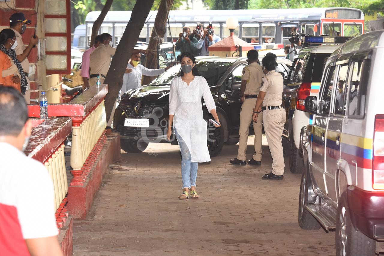 Rhea was not part of a drug syndicate