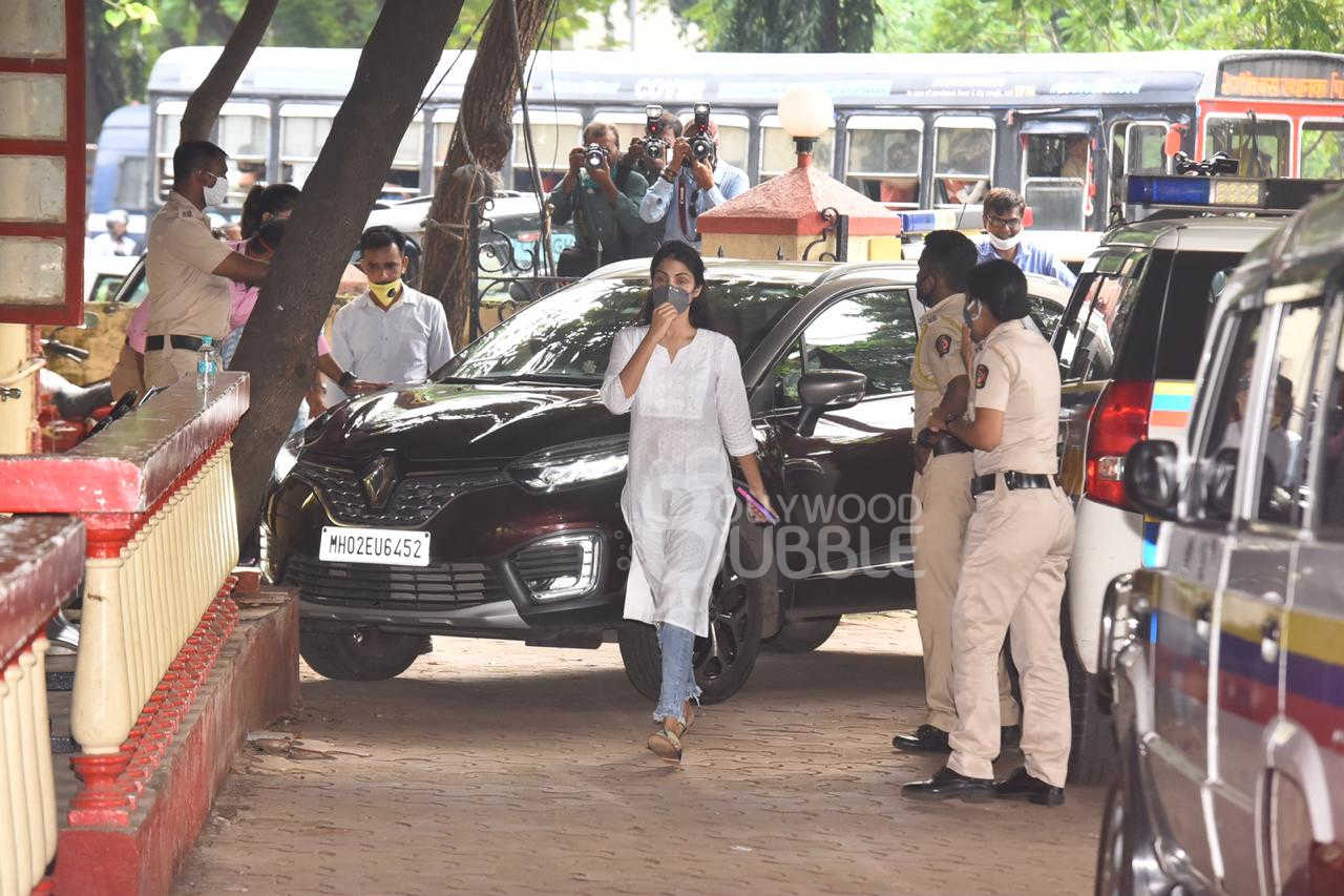 Rhea Chakraborty spotted for the first time after being released from ...