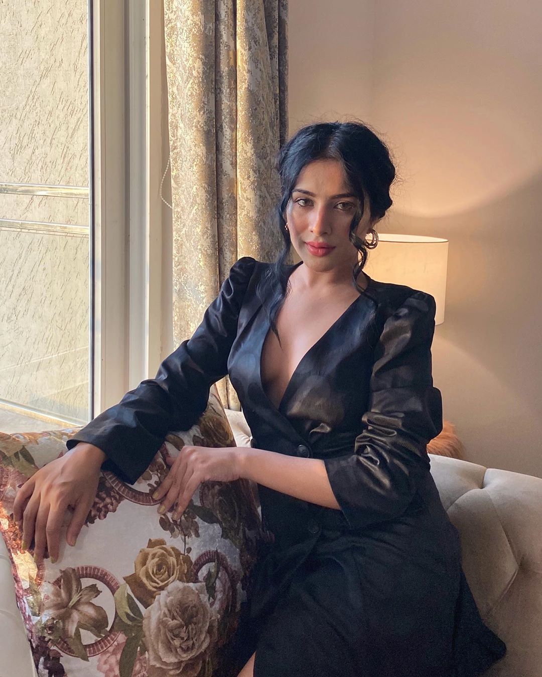 Sara Gurpal Hot Pics