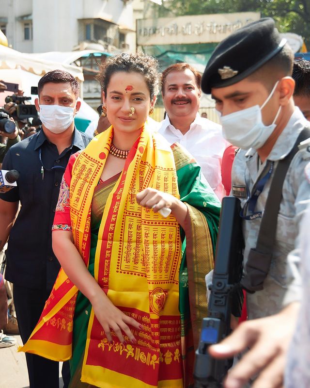 Kangana Ranaut looks ethereal in a red and green saree as she visits Siddhivinayak temple-view pics | Bollywood Bubble
