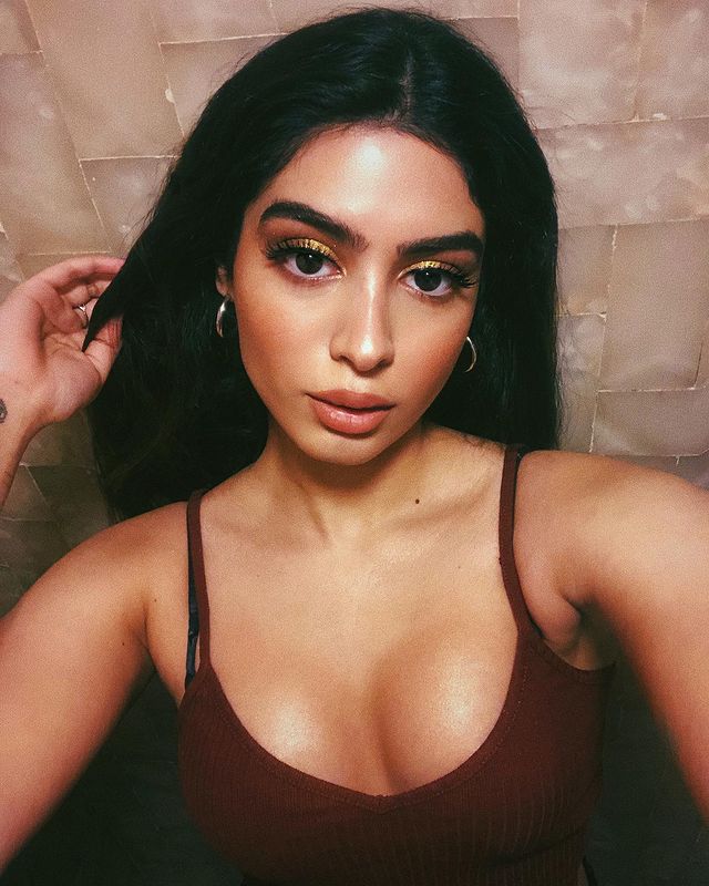 Khushi Kapoor Instagram pics