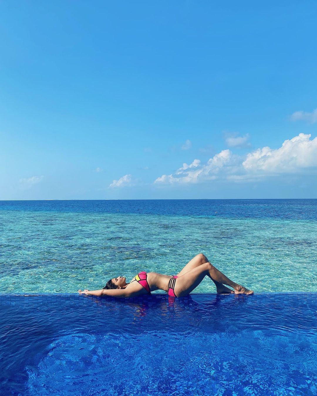 Daisy Shah Bikini Pics