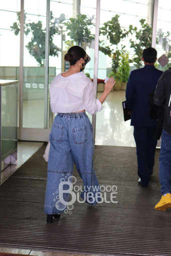 Alia Bhatt airport look