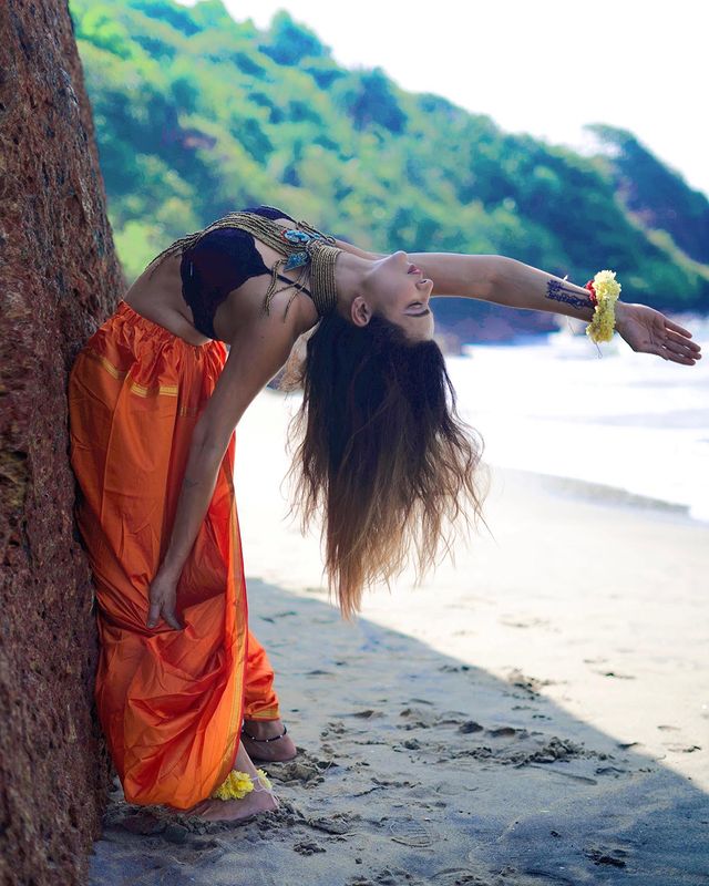 Aashka Goradia swimwear pics