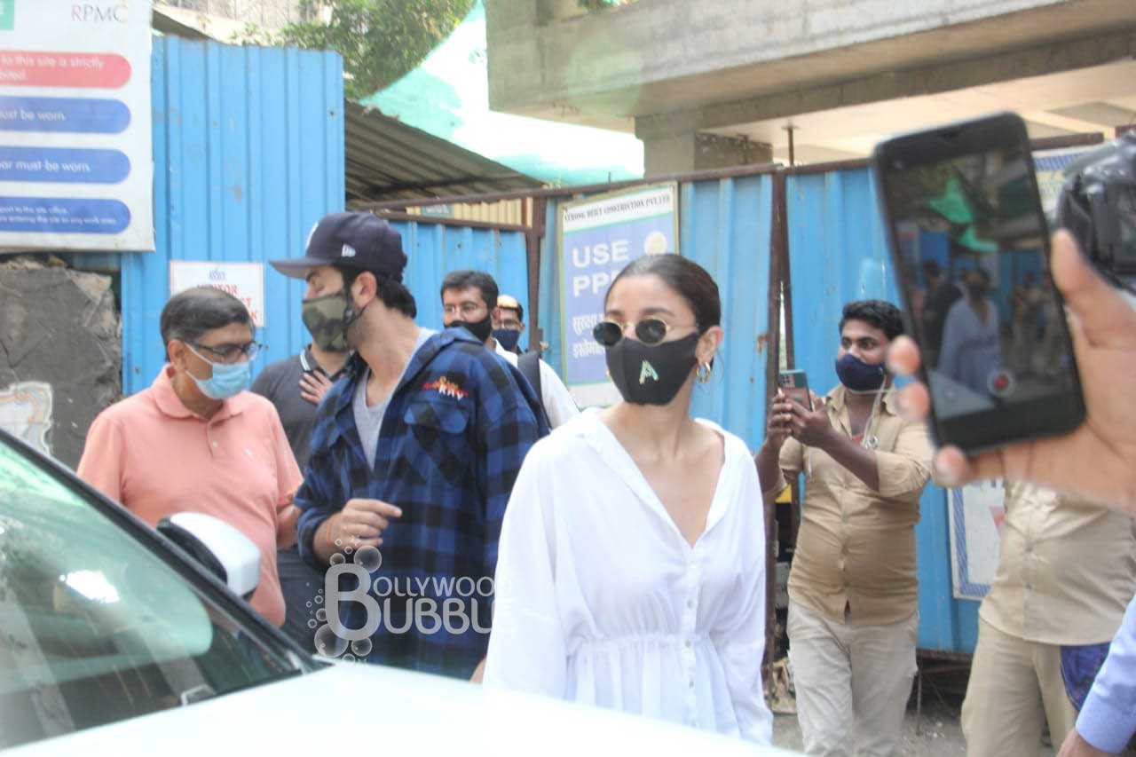 Ranbir Kapoor, Alia Bhatt, and Neetu Kapoo on construction site of their home