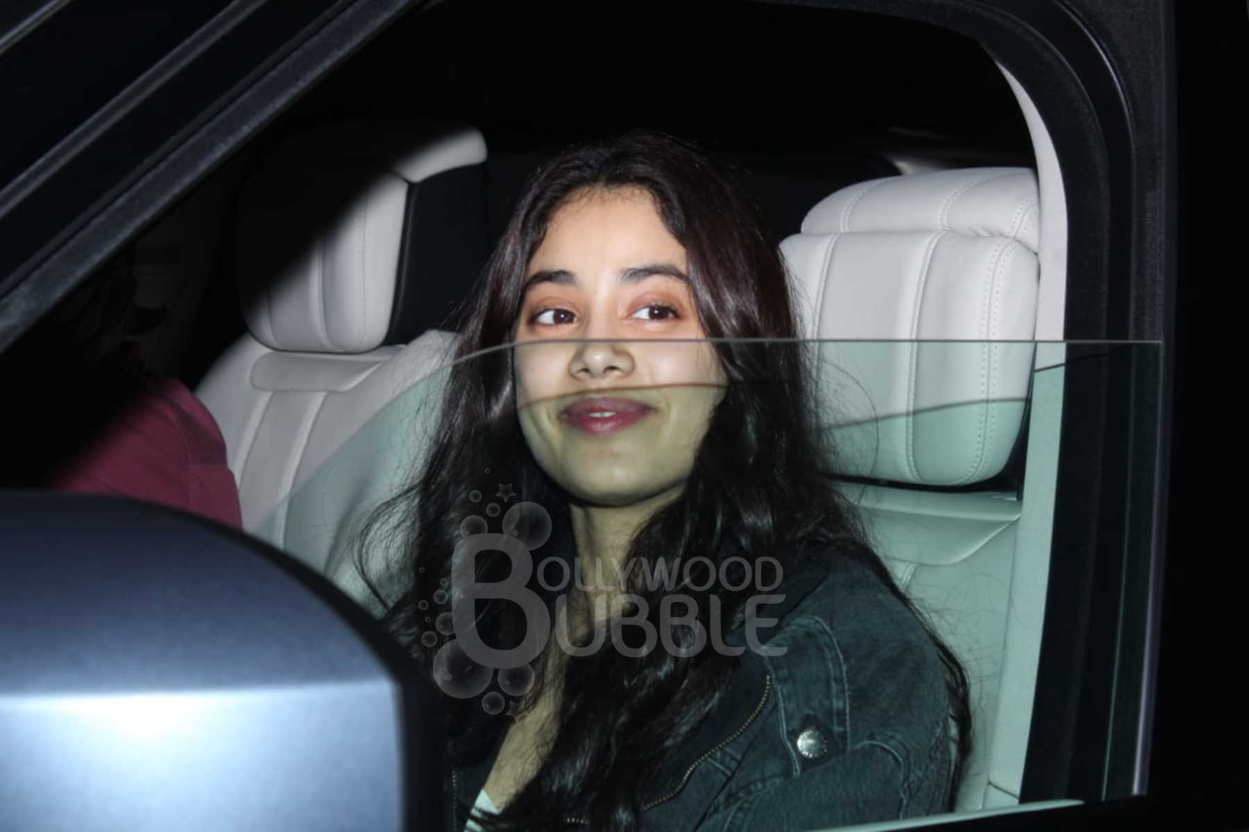 Janhvi Kapoor Khushi Kapoor airport