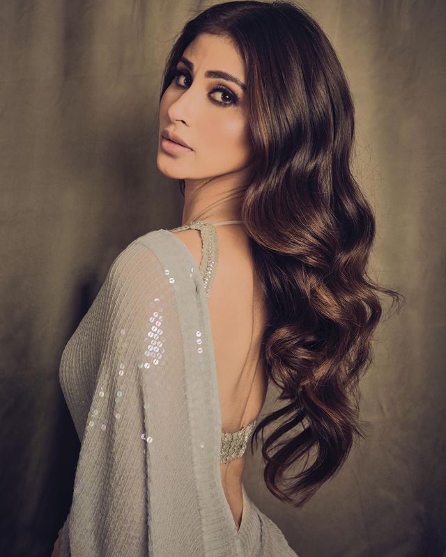 Mouni Roy saree pics