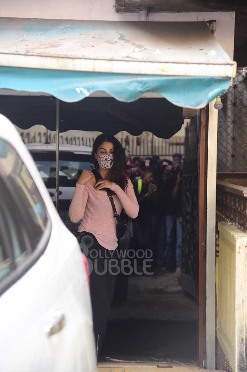 Rhea showik Chakraborty spotted gym