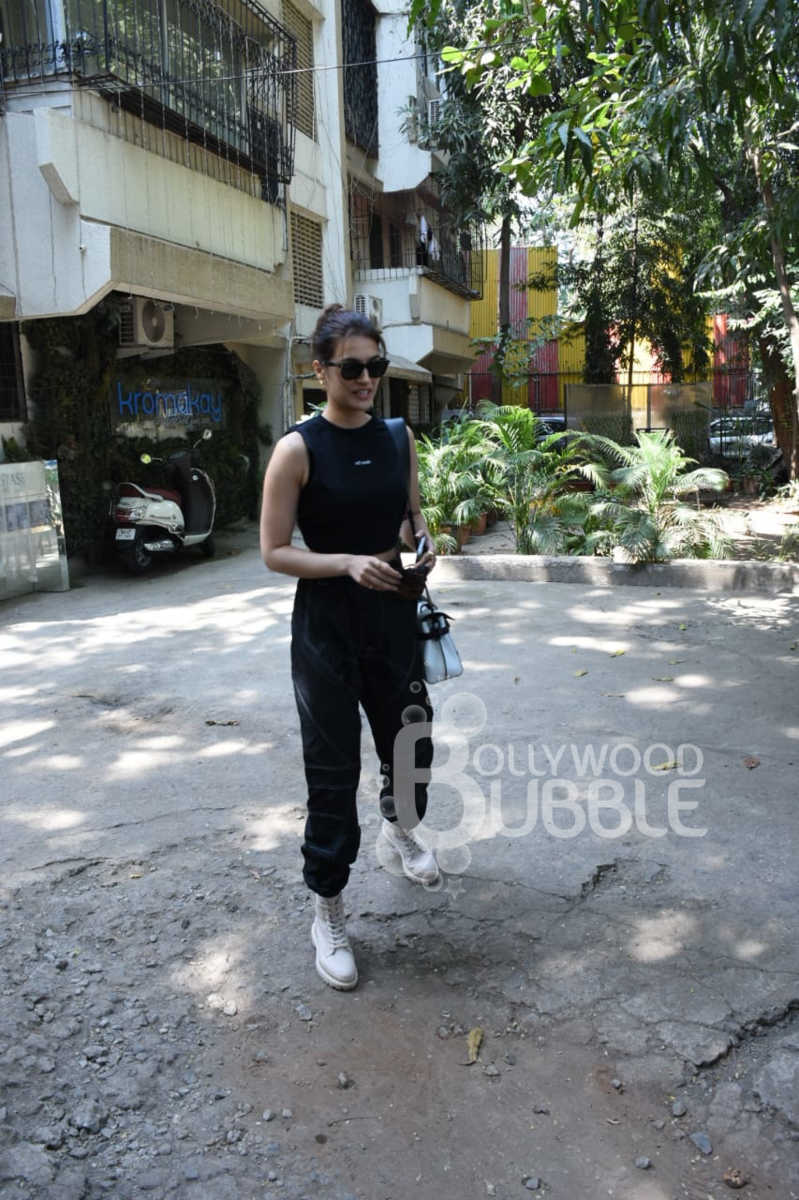 Kriti Sanon, Kriti Sanon hot pics