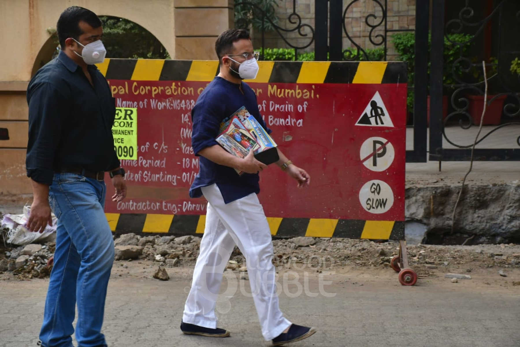 Saif ali khan gifts taimur ali khan