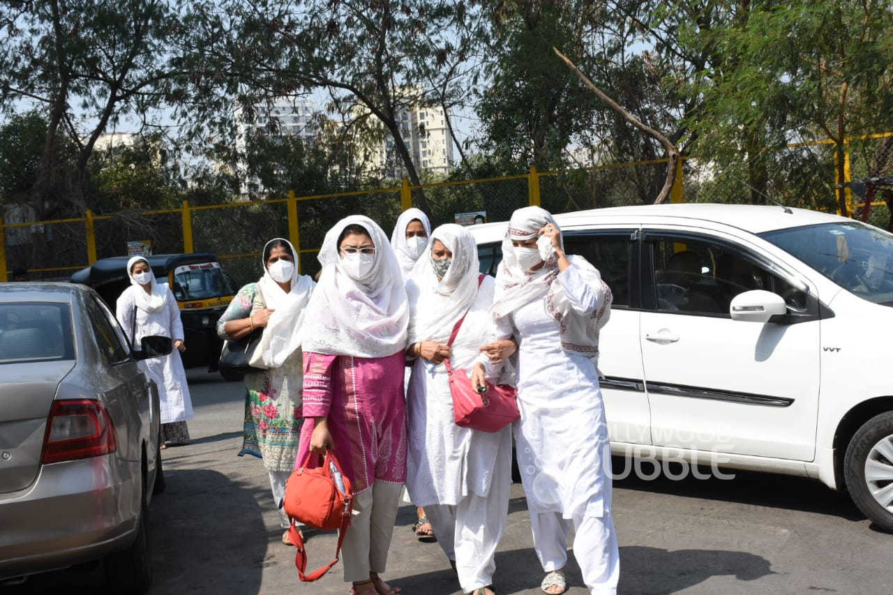 gauahar khan, gauahar kahn father passes away, gauahar khan father funeral