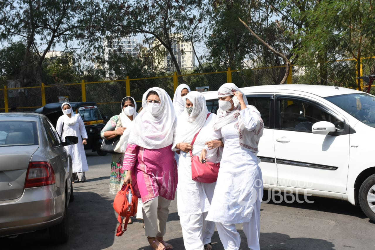 gauahar khan, gauahar kahn father passes away, gauahar khan father funeral