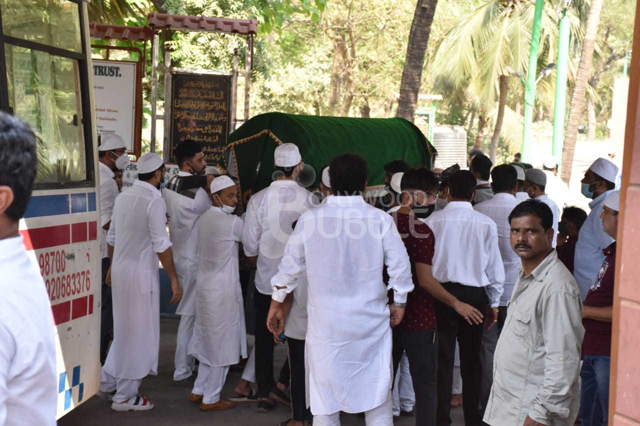 gauahar khan, gauahar khan father funeral, zaid darbar, awez darbar