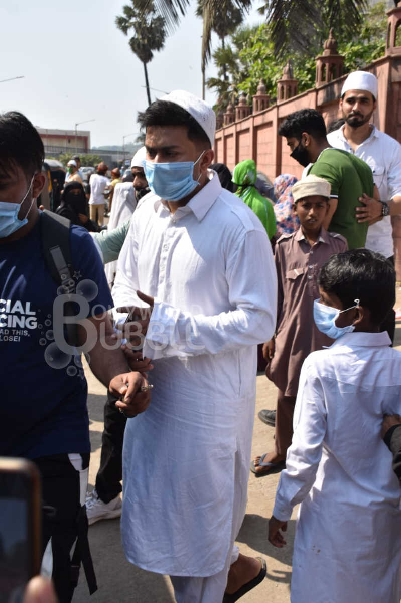 gauahar khan, gauahar khan father funeral, zaid darbar, awez darbar