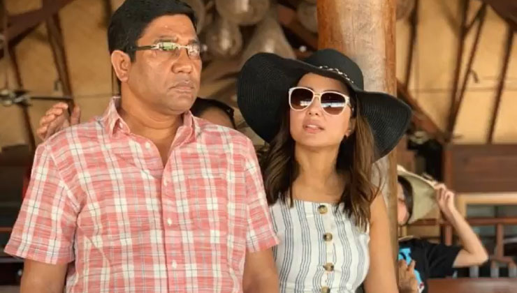 hina khan, hina khan father death