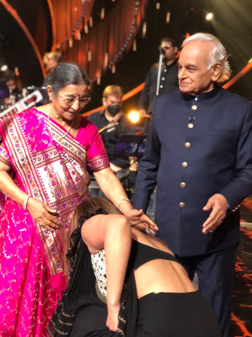 Dhvani Bhanushali, Radha, Vaatse