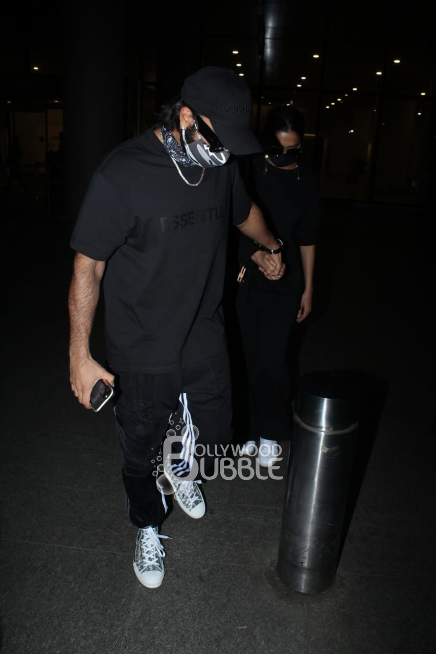 Ranveer and Deepika at airport