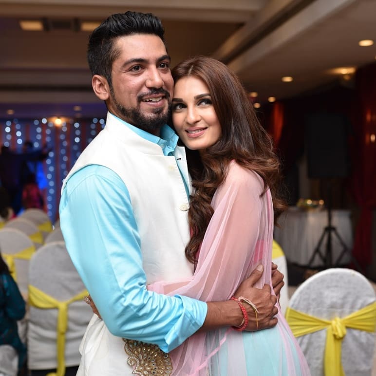 Pandya Store, Shiny Doshi, Lavesh Khairajani, Shiny Doshi boyfriend, Shiny Doshi photos, Shiny Doshi bf,