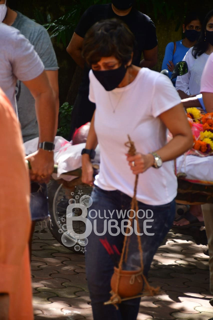 mandira bedi, mandira bedi kusband, raj kaushal, mandira bedi husband death, raj kaushal age, onir, raj kaushal death, vir kaushal, mandira bedi family,