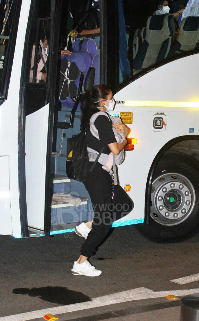 Anushka Sharma, Virat kohli, vamika airport, virushka, virat anushka airport