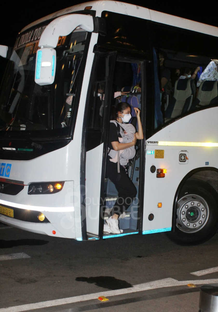 Anushka Sharma, Virat kohli, vamika airport, virushka, virat anushka airport