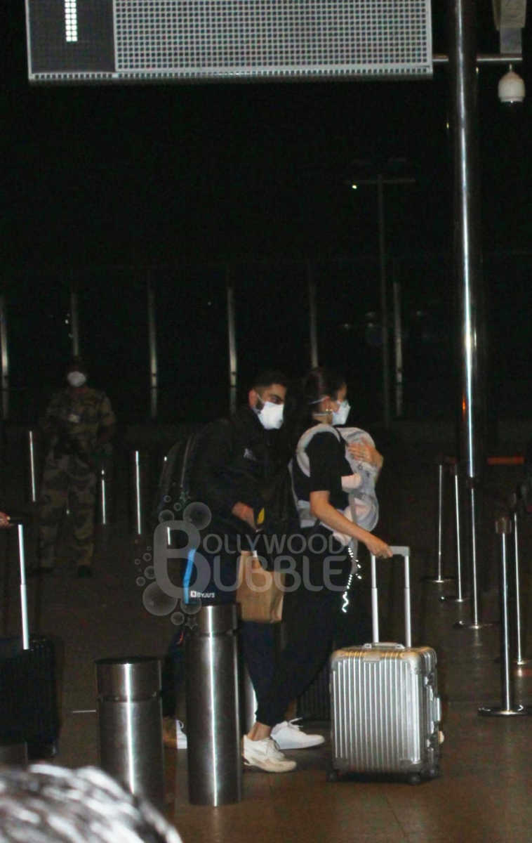 Anushka Sharma, Virat kohli, vamika airport, virushka, virat anushka airport