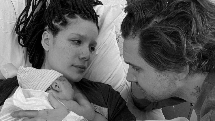 halsey, halsey baby, bts, halsey bts, halsey husband, alev aydin, halsey child, halsey age, hasley, ender, halsey baby gender, halsey twitter, halsey instagram, halsey married, who is halsey, is halsey married, halsey pregnant,