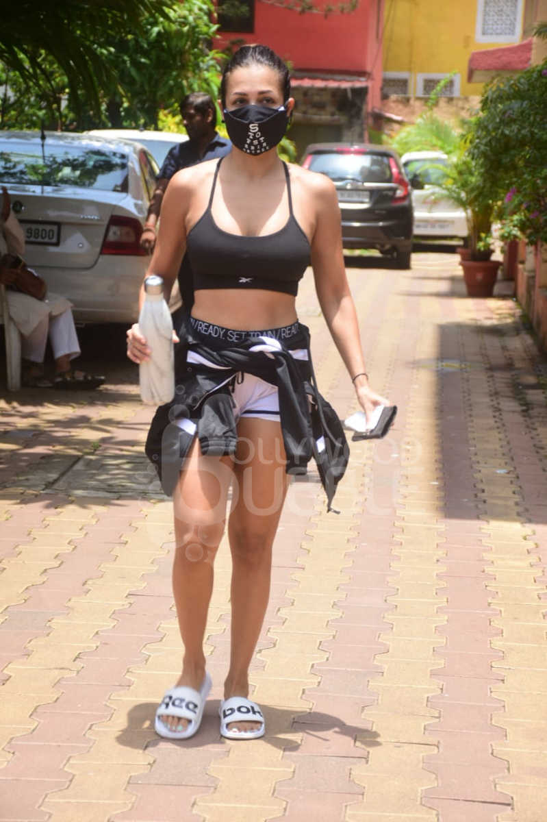 malaika arora, arjun kapoor, ben affleck, jennifer lopez, malaika arora age, malaika arora boyfriend, malaika arora yoga, malaika arora fitness, malaika arora hot pics, malaika arora yoga pose