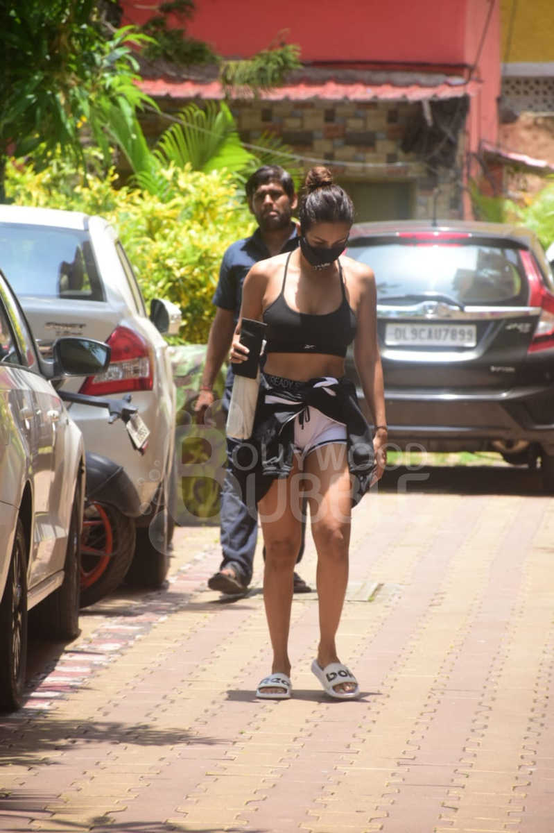 malaika arora, arjun kapoor, ben affleck, jennifer lopez, malaika arora age, malaika arora boyfriend, malaika arora yoga, malaika arora fitness, malaika arora hot pics, malaika arora yoga pose