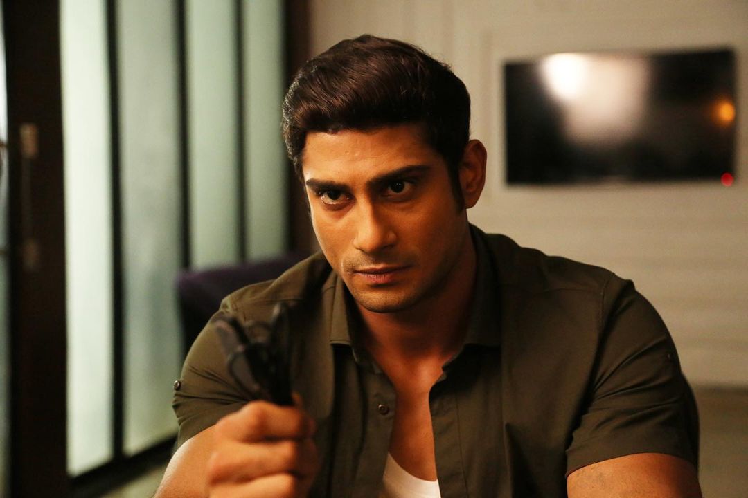 mental health, shah rukh khan, deepika padukone, anushka sharma, anxiety, bollywood celebs on depression, hrithik roshan, prateik babbar, yo yo honey singh, simone biles, naomi osaka, olympic games 2020, shraddha kapoor, shah rukh khan, karan johar