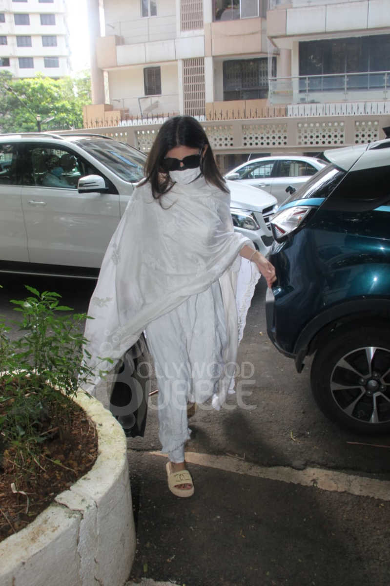 raj kaushal, mandira bedi, raj kaushal prayer meet, mouni roy, samita bangargi, vidya malvade, ashish choudhry, vir bedi kaushal, tara bedi kaushal