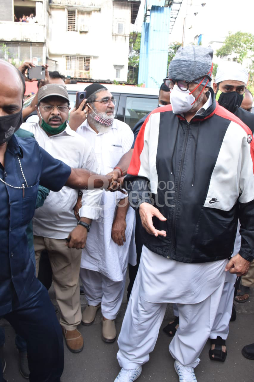 dilip kumar last rites