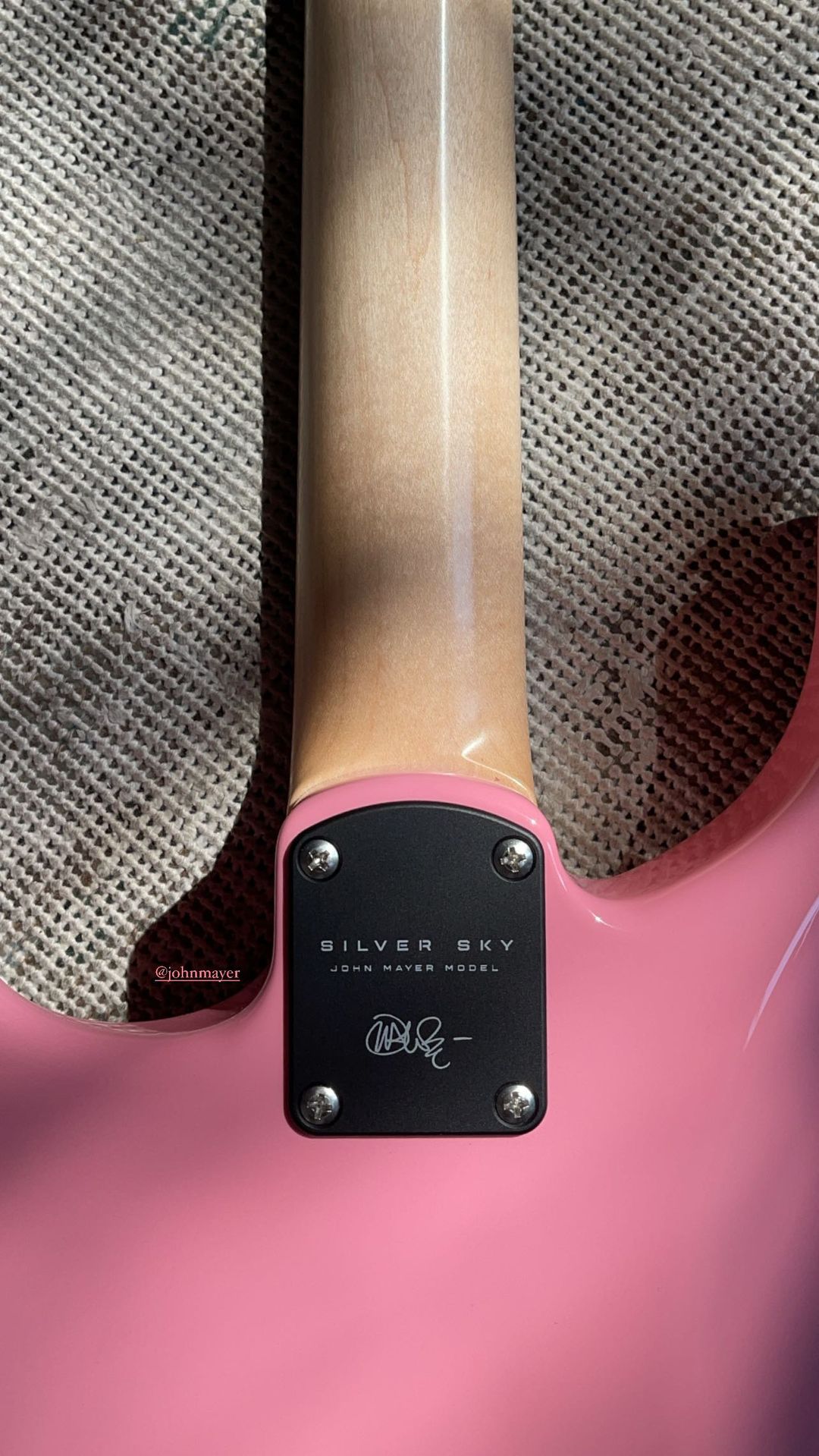 Rosé received a sweet gift from John Mayer