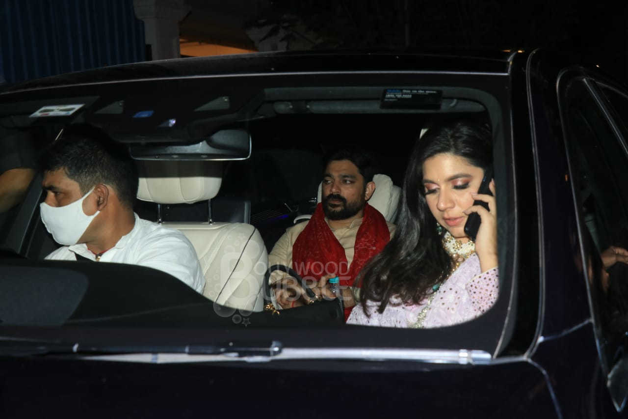 rhea kapoor, sonam kapoor, sonam sister rhea wedding, rhea kapoor boyfriend karan boolani, rhea kapoor wedding, rhea kapoor marriage, karan boolani, rhea kapoor wedding pics, anil Kapoor daughter, veere di wedding, anshula kapoor, boney kapoor, arjun kapoor sister, sonam rhea pic, rhea kapoor wedding photos, pics of rhea karan wedding,