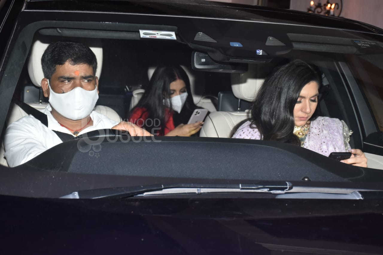 rhea kapoor, sonam kapoor, sonam sister rhea wedding, rhea kapoor boyfriend karan boolani, rhea kapoor wedding, rhea kapoor marriage, karan boolani, rhea kapoor wedding pics, anil Kapoor daughter, veere di wedding, anshula kapoor, boney kapoor, arjun kapoor sister, sonam rhea pic, rhea kapoor wedding photos, pics of rhea karan wedding,