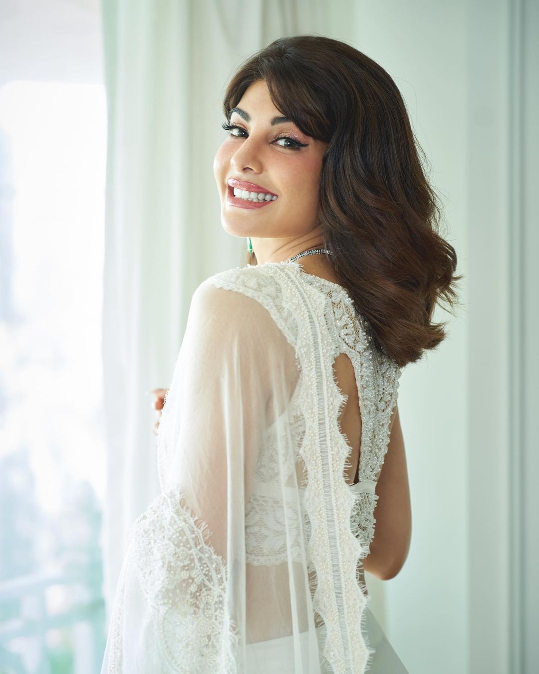 jacqueline fernandez white saree ootd