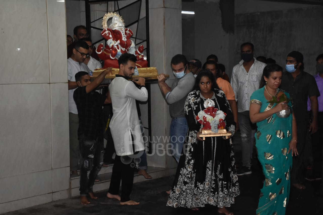 aayush sharma, ayush sharma, arpita khan, salman khan, antim, aayush sharma movie, ayush sharma movie, antim movie, ayush sharma wife, arpita khan age, salman khan sister, sohail khan, ganesh visarjan, ganpati, ganesh chaturthi, tiger 3,