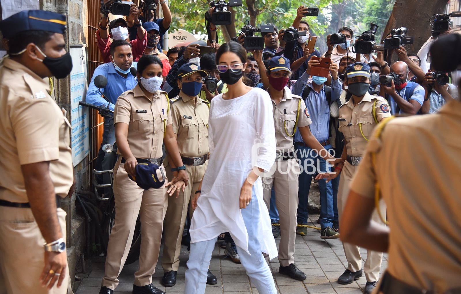 aryan khan, aryan khan drug case, ananya panday, ananya panday ncb, ananya arrives at ncb office