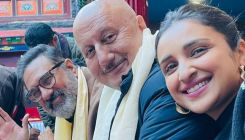 Parineeti Chopra poses for a cutesy pic with 'Best boys' Anupam Kher and Boman Irani from sets of Uunchai
